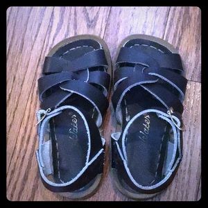 Saltwater sandals in dark brown toddler 6